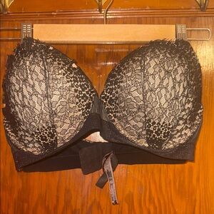 Victoria's Secret Black Lace Strapless Push Up Bra - 36DD